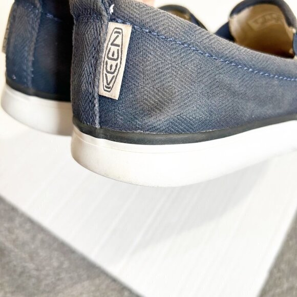 🌷SALE Keen Elsa Slip On Sneakers Size 7.5 Navy Blue and White Canvas Fabric - Picture 5 of 10